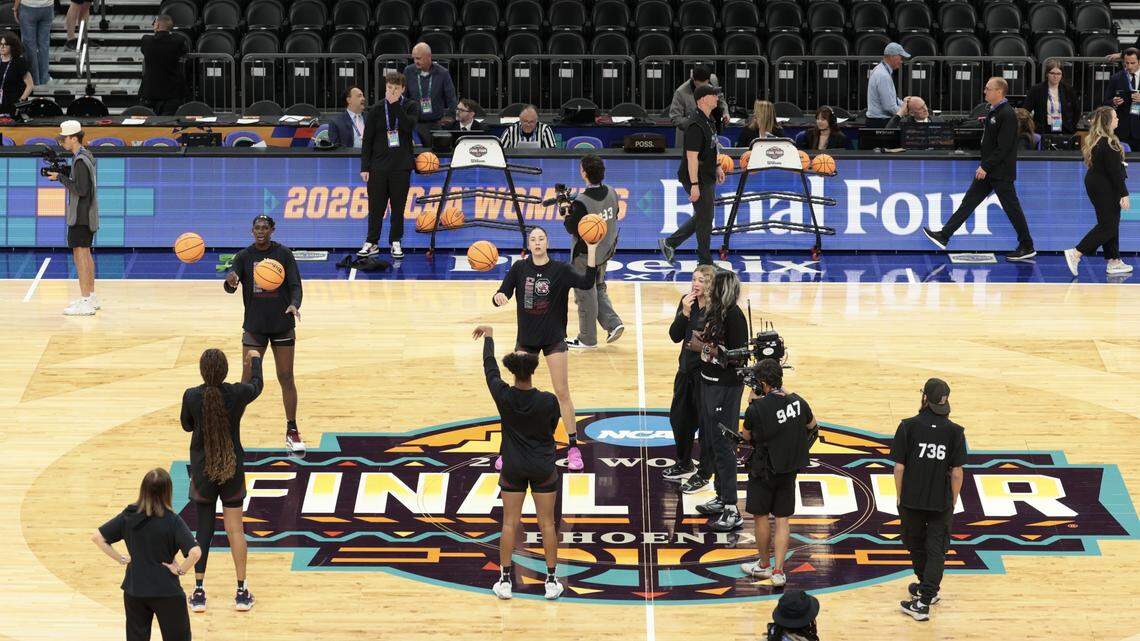 Live updates: South Carolina WBB plays UCLA in 2026 national title game