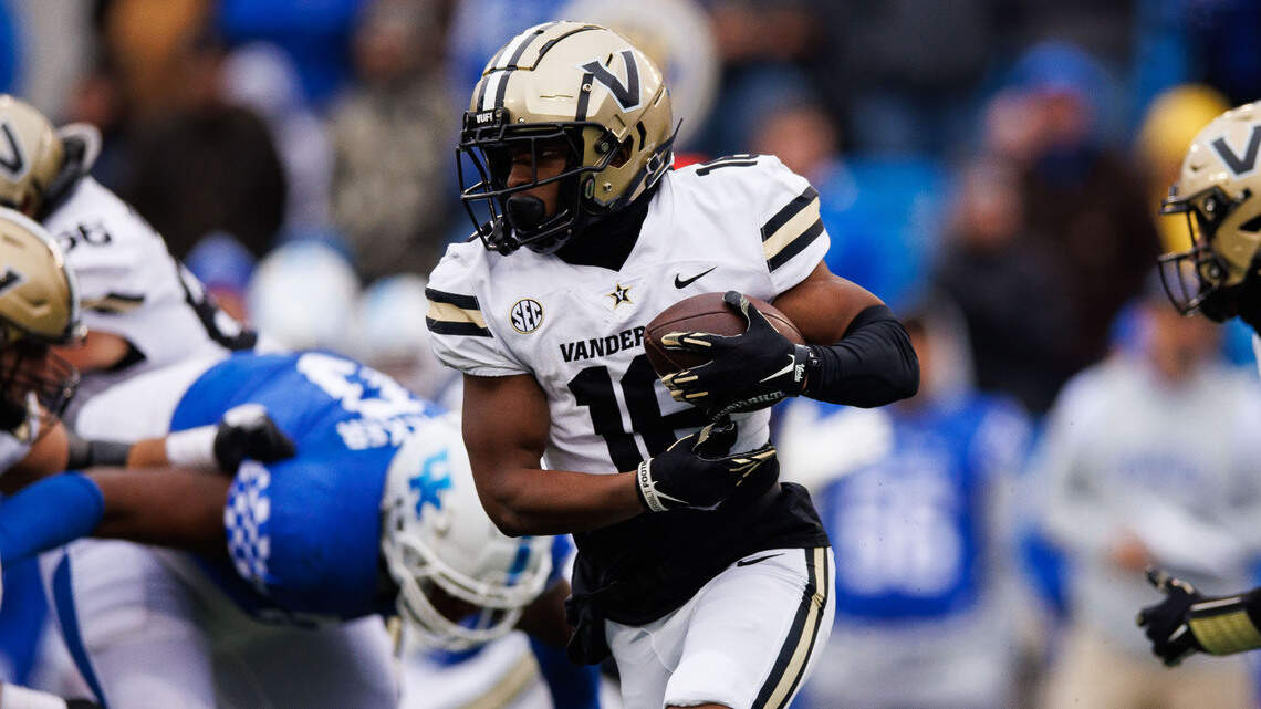 Vandy WR transfer target Jayden McGowan likes South Carolina’s pitch for him