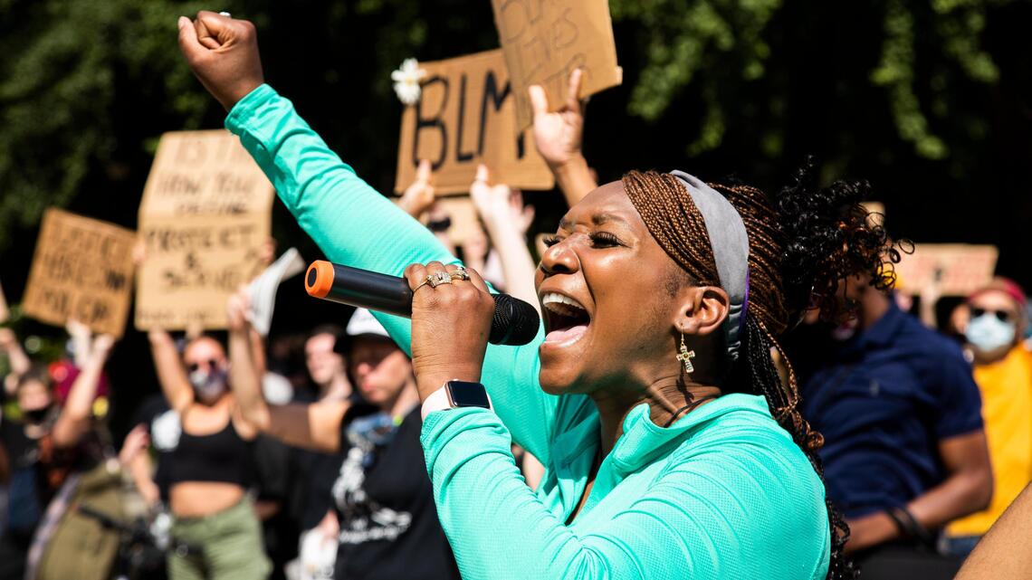 ‘They’re waiting for us to give up!’ Rally at SC State House protests police violence