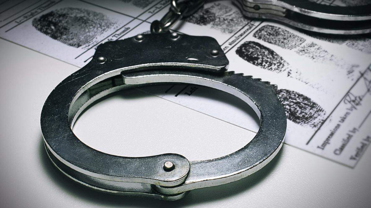 La exadministradora de un condominio en Brickell enfrenta cargos por un esquema fraudulento de “empleados fantasmas”.