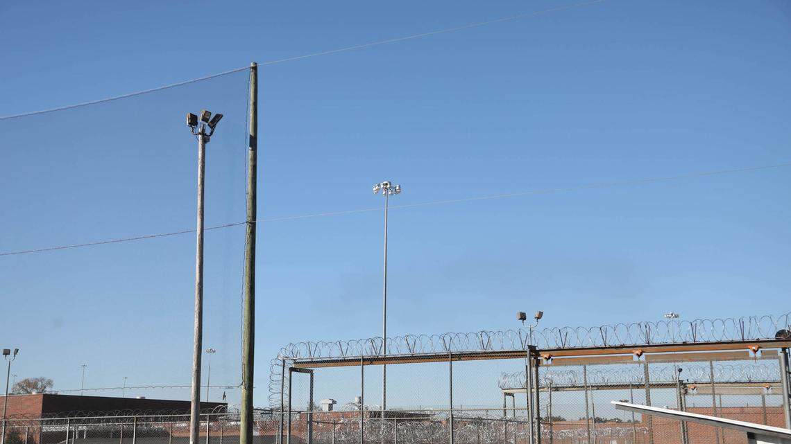 Inmate Vinson Filyaw died Monday at a SC prison while serviing a 421-year sentence.