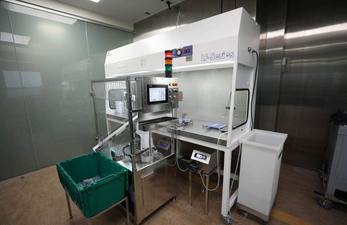 University of South Carolina Mechanical Engineering students designed a robot used at Nephron Pharmaceuticals to fill syringes with medicine.