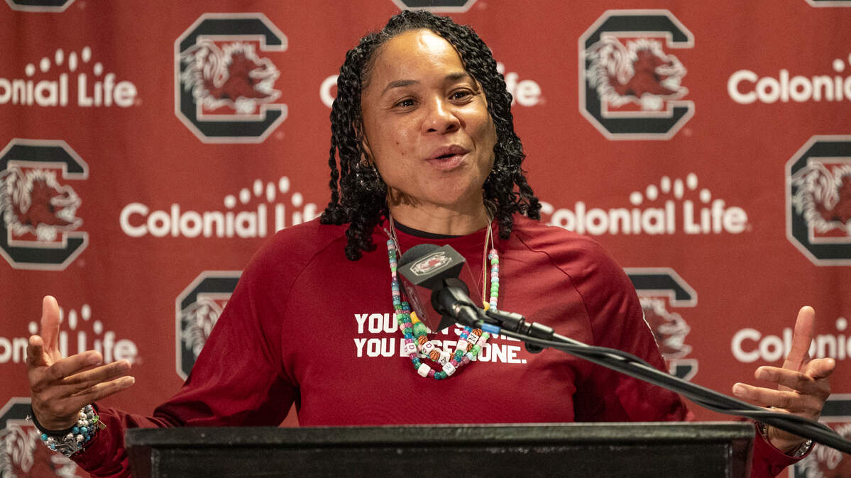 South Carolina head coach Dawn Staley