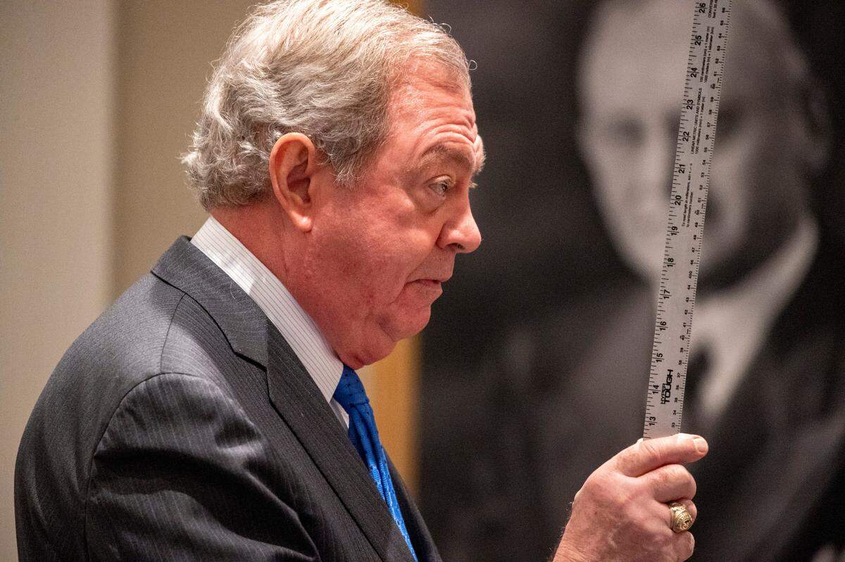 Defense attorney Dick Harpootlian uses a ruler to point at a photograph in the double murder trial of Alex Murdaugh at the Colleton County Courthouse in Walterboro, Monday, Jan. 30, 2023. Andrew J. Whitaker/The Post and Courier/Pool