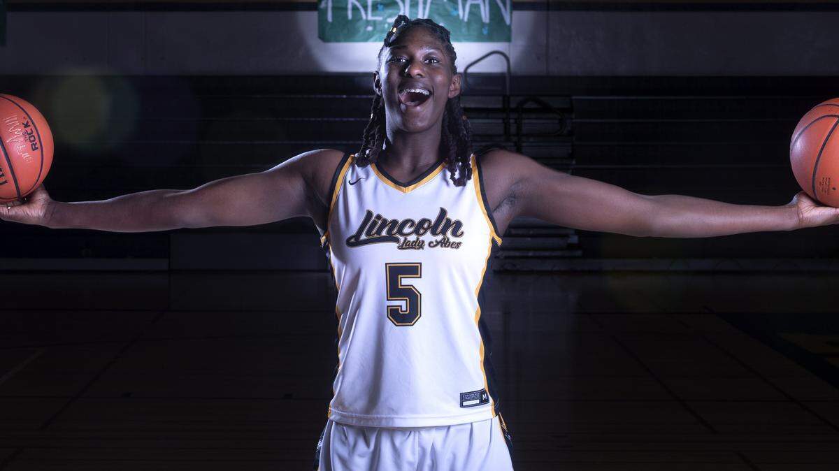 Oliviyah Edwards is from Lincoln High School in Tacoma, Washington.