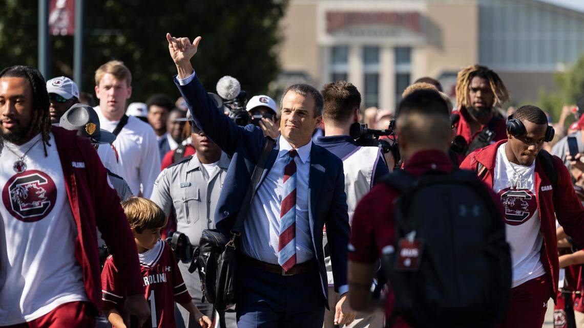 South Carolina head coach Shane Beamer waves to the crowd assembled at Williams-Brice Stadium in Columbia, SC on Saturday, Sept. 17, 2022.