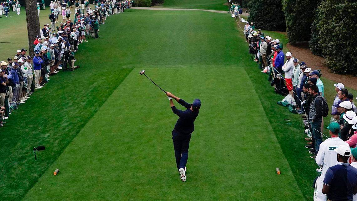 Scottie Scheffler has a 5-stroke lead going into Saturday’s third round of the Masters.