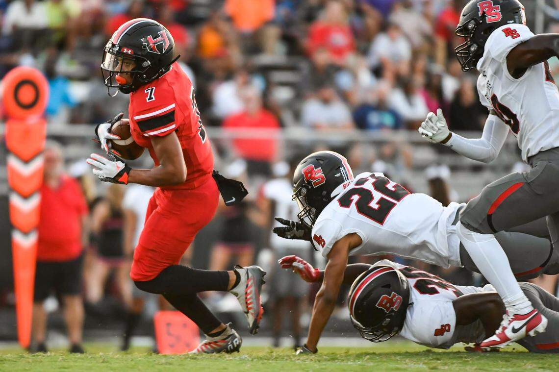 Hillcrest’s Avery Mcfadden (7) outruns Boiling Springs defense for a touchdown during a game at Hillcrest on Friday, Sept. 8, 2023.