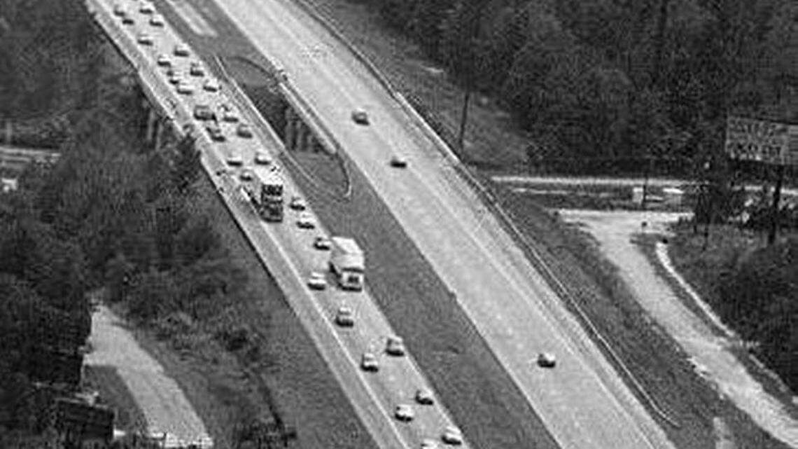 Traffic, cancellations hamper exodus