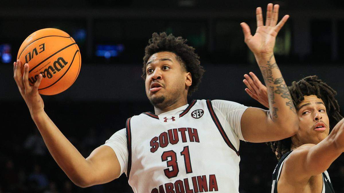 South Carolina's Elijah Strong (31) finished with 12 points against Stetson at Colonial Life Arena on Saturday, December 6, 2025.