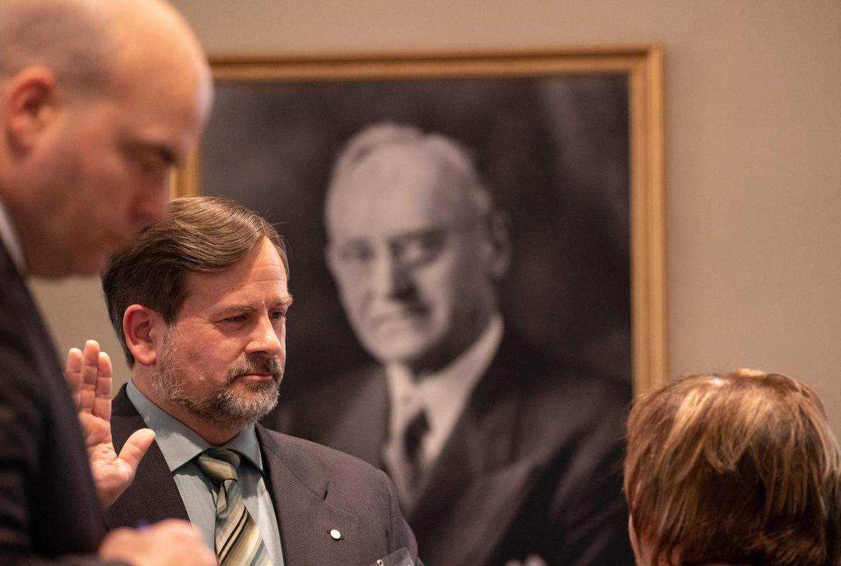 Dwight Falkofske, FBI electronics engineer, takes the witness oath in the double murder trial of Alex Murdaugh at the Colleton County Courthouse in Walterboro on Day 13 of Wednesday, Feb. 8, 2023. Andrew J. Whitaker/The Post and Courier/Pool