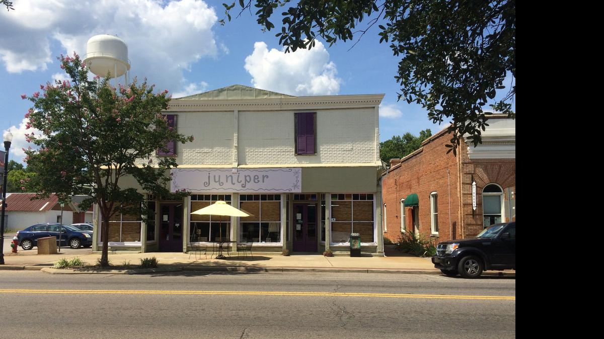 
Juniper restaurant in Ridge Spring serves sandwiches and salads during the day and turns into a white linen dining experience at night. They also serve Sunday brunch.
