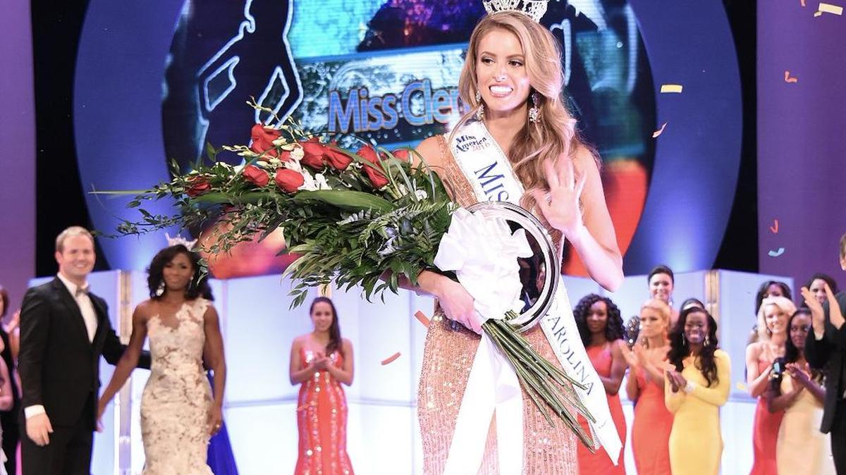 Rachel Wyatt, Miss Clemson, is crowned 2016 Miss South Carolina