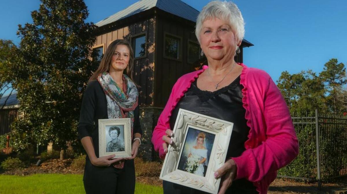 State staff writer Janet Kendall, left, and Janet Rikard have developed a close relationship after they met and found out that each had a loved one who died from breast cancer – Kendall’s mother, Sammy, and Rikard’s daughter, Renee.