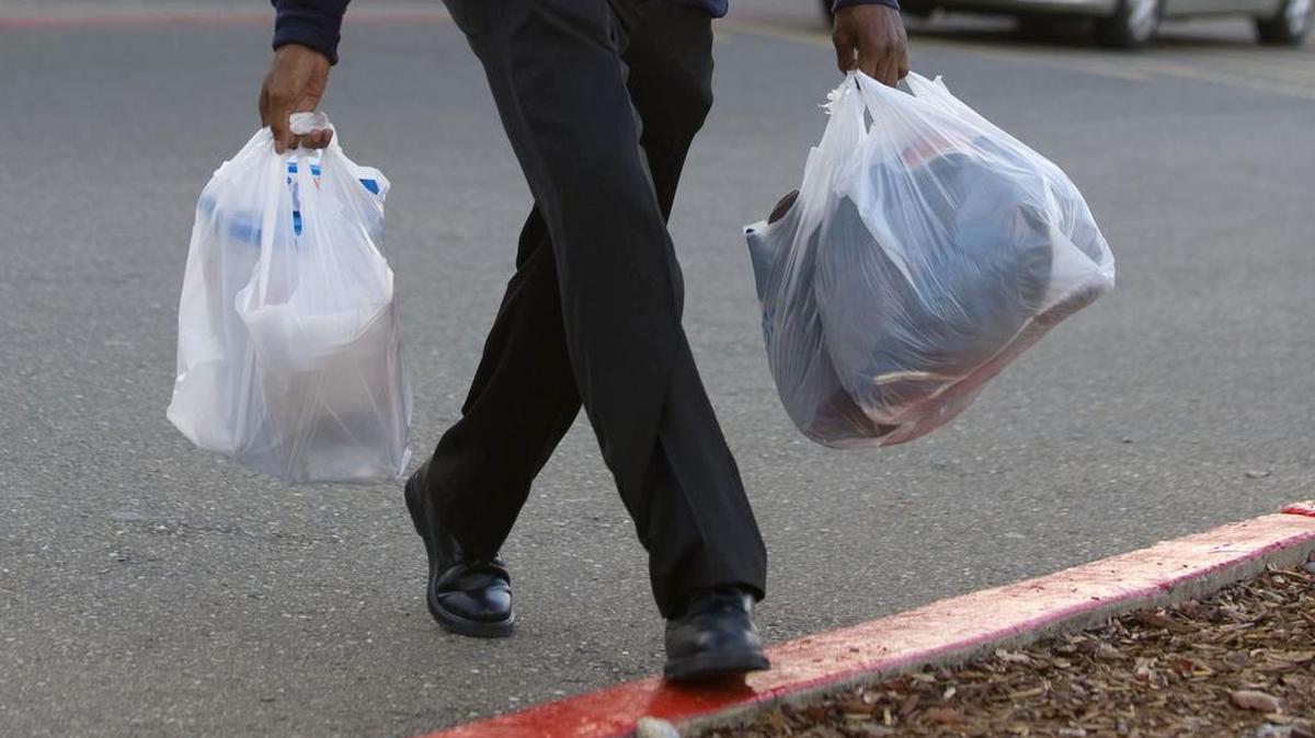 Conservationists want to let South Carolina local governments continue to decide whether to ban plastic grocery bags. A House bill would forbid cities and counties from banning the bags.