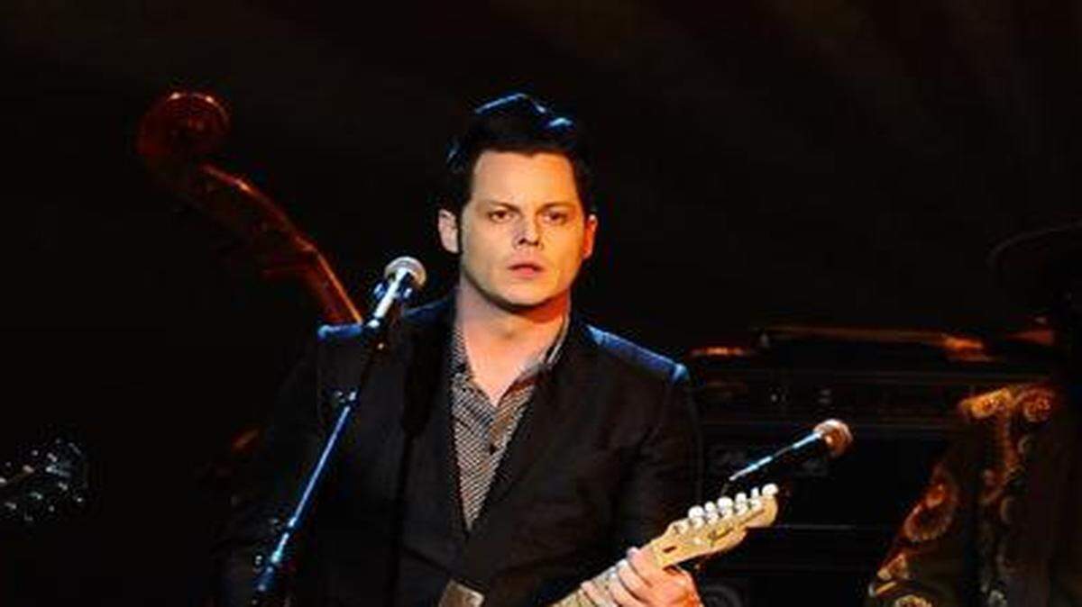 
Jack White performs on stage at the 2015 MusiCares Person of the Year show at the Los Angeles Convention Center on Friday, Feb. 6, 2015, in Los Angeles. 
