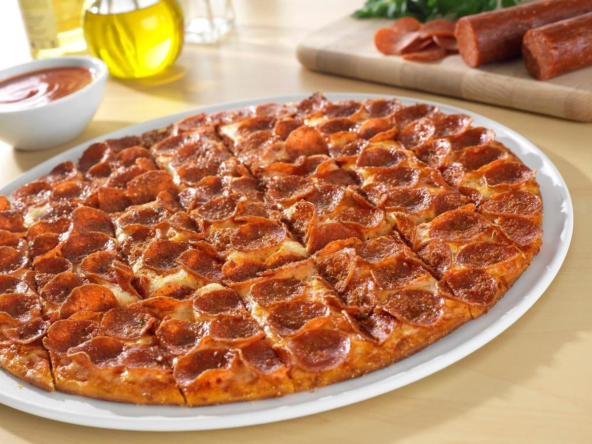 Donatos’ Edge to Edge Heritage Pepperoni pizza.