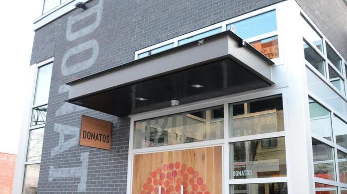 Ohio-based Donatos pizza plans 10 locations for the Midlands over the next few years.