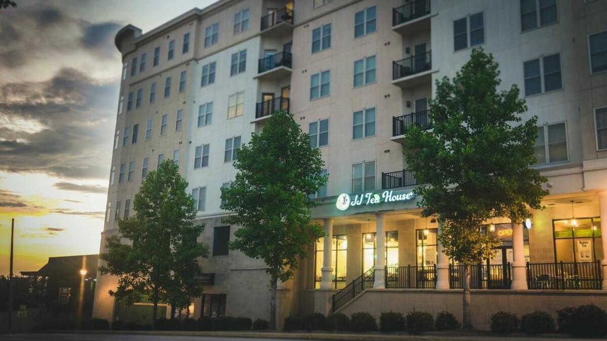 JJ Tea House opened at 601 Main St.