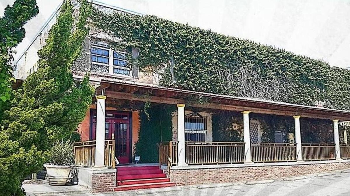 1616 Gervais opened last week in the space previously occupied by The Back Porch.