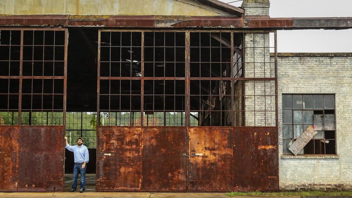 Long-time Columbia brew pub owner Kevin Varner plans to open a full-fledged brewery at the Historic Curtiss-Wright Hanger at Owens Field in addition to his Hunter-Gatherer pub on south Main.