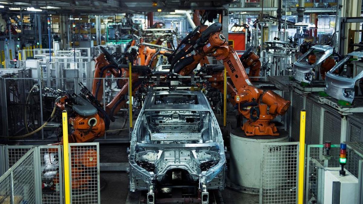 Robots piece together parts of a BMW X5 body at the SC plant earlier this month.