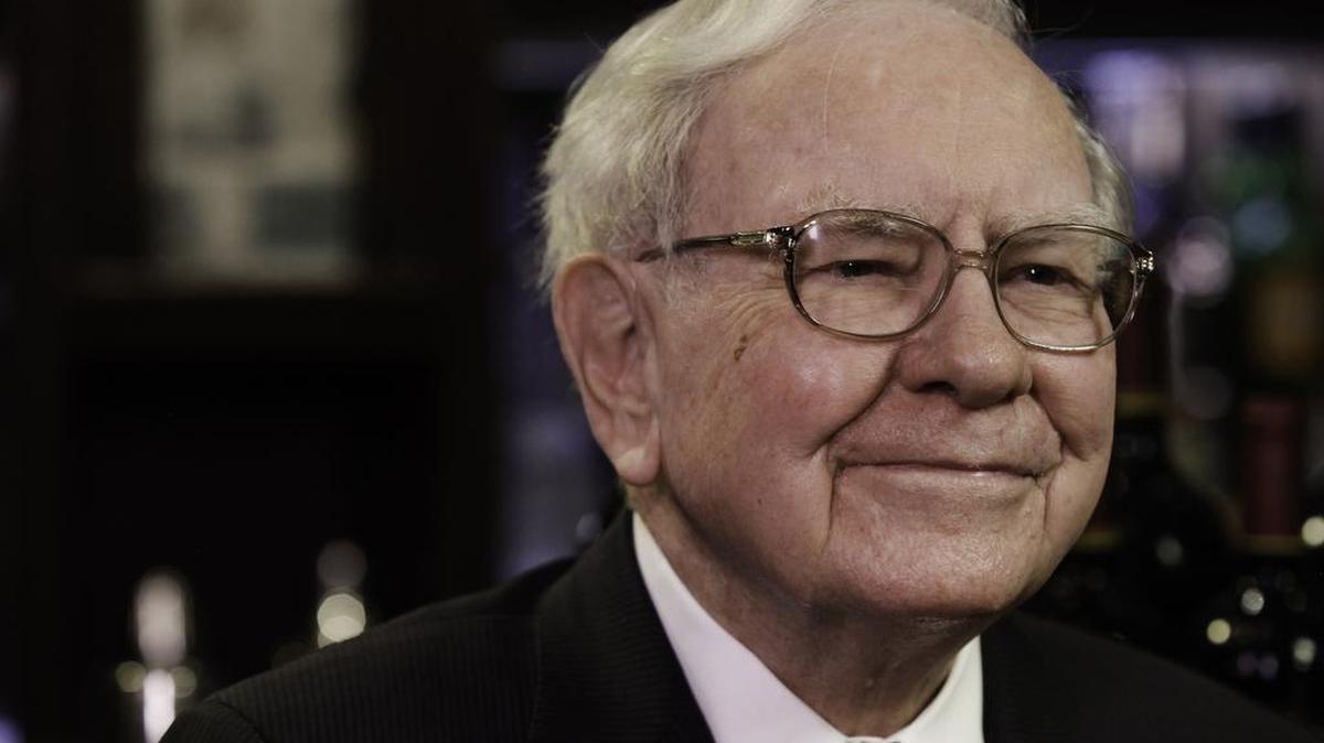 
Billionaire investor Warren Buffett is among big Wall Street names who have weighed in on whether Bank of America should have one person or two serving in the CEO and chairman positions. The Charlotte-based lender’s shareholders will get to vote on the matter at special meeting Tuesday.
