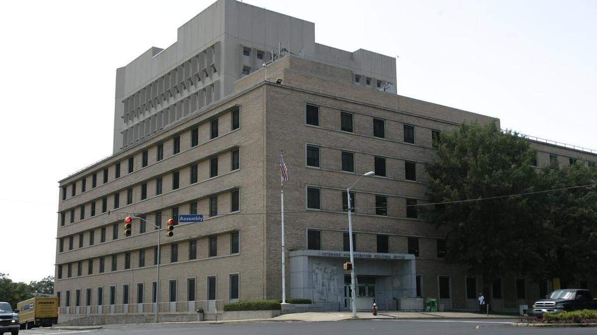 Columbia’s Veterans Administration Regional Office at Assembly and Laurel streets is on the auction block.