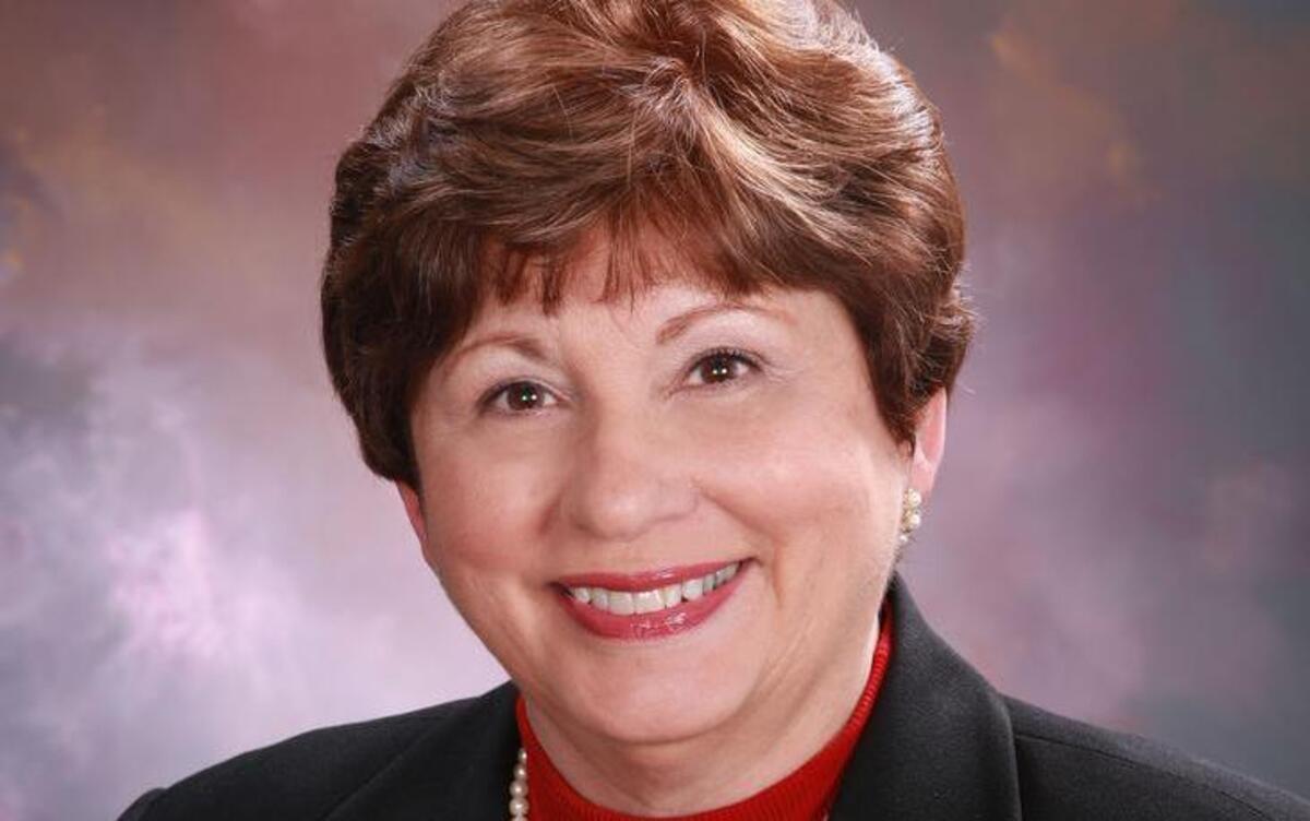 
Liz Stewart
