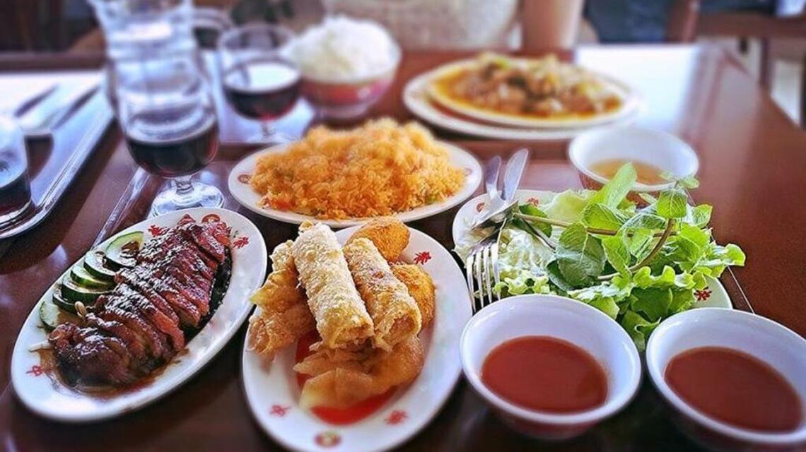 Most caloric dishes at 40 chain restaurants