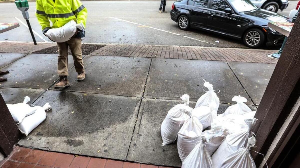 
Buisnesses and neighbors in Five Points prepare for 14 inches of rain that is forecasted for the weekend.

