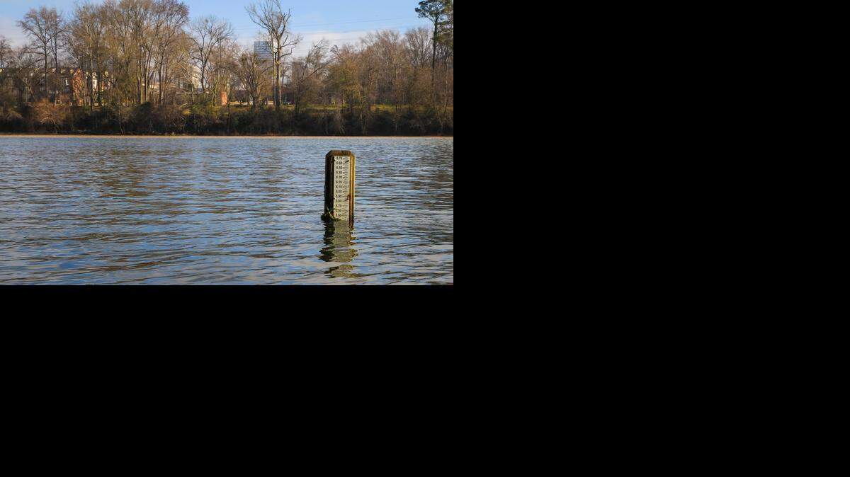 
The removal of coal tar residue in the Congaree River near the Gervais Street bridge is on hold while SCANA revises its plans for the project. The three-year project isn’t likely to begin before late summer.
