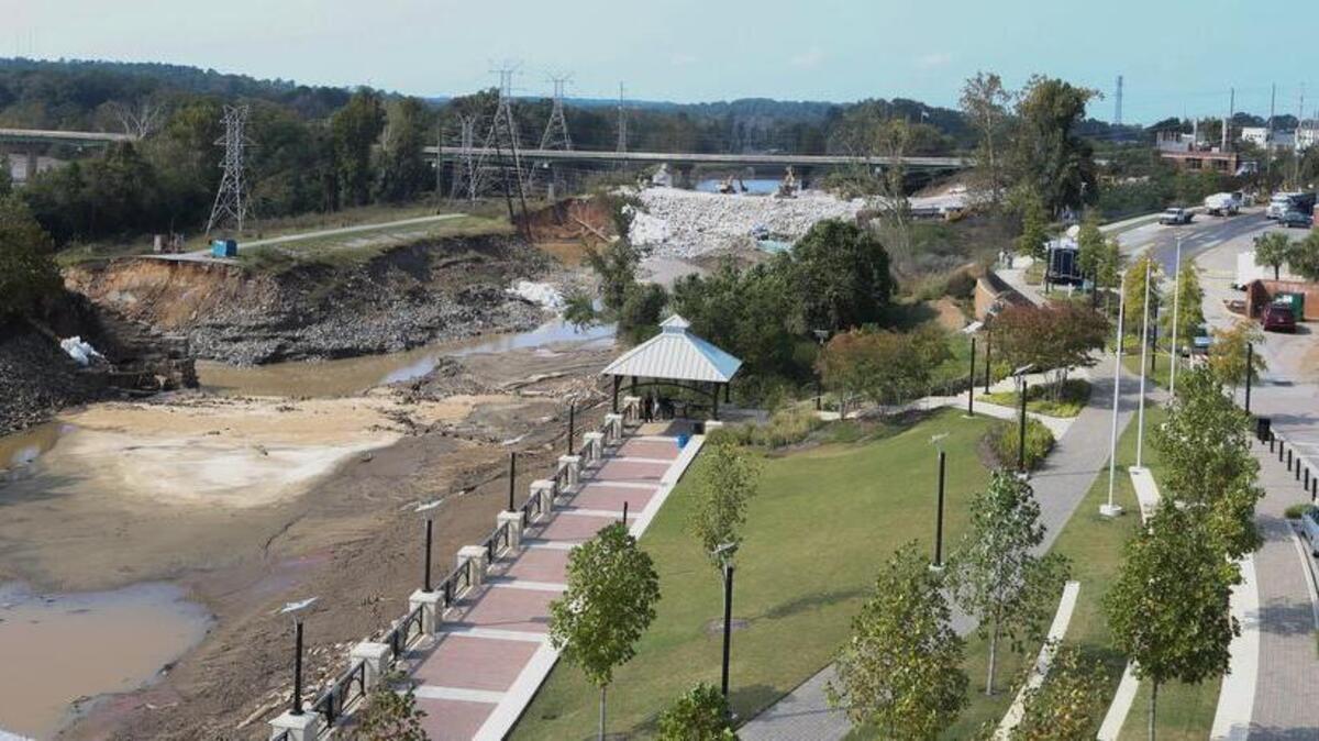 
Work continues on the Columbia Canal after the dam wall collapsed during torrential rains.
