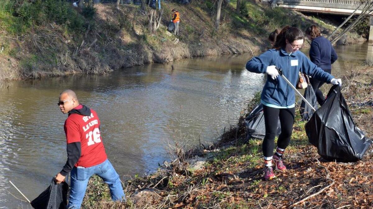 University of South Carolina students participate in the Martin Luther King Jr. Day of Service Jan. 16, 2016. Here, nearly two dozen volunteers from USC work together to clean up the Gills Creek area near Fort Jackson.