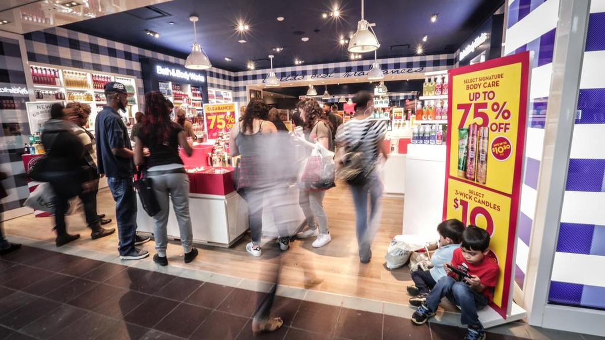 South Carolina economists are warning of a possible recession, as people are expected to spend less money generating a slow down in sales tax revenue.