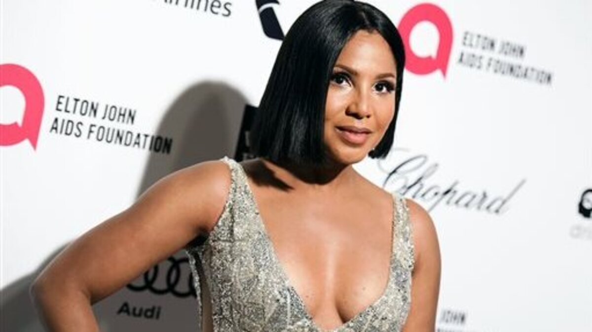 In this Feb. 22, 2015 file photo, Toni Braxton arrives at the 87th Academy Awards - 2015 Elton John AIDS Foundation Oscar Party in West Hollywood, Calif. Braxton will kick off her “Long As I Live” tour at the Township Auditorium in Columbia, SC, in January 2019.