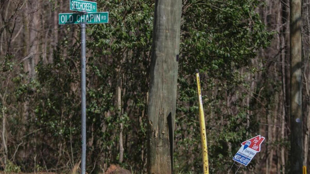 The intersection of Beechcreek Road and Old Chapin Road.