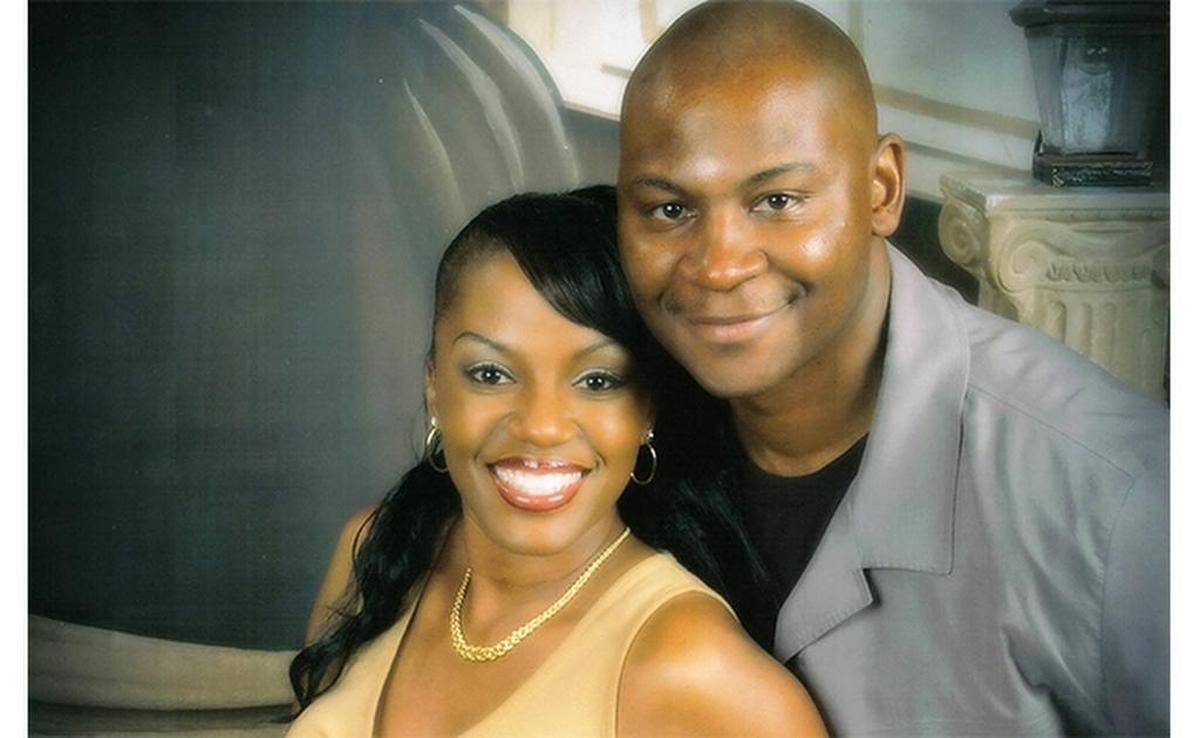 Sydni and Aaron Collins professional photo on their notary public listing in 2010.