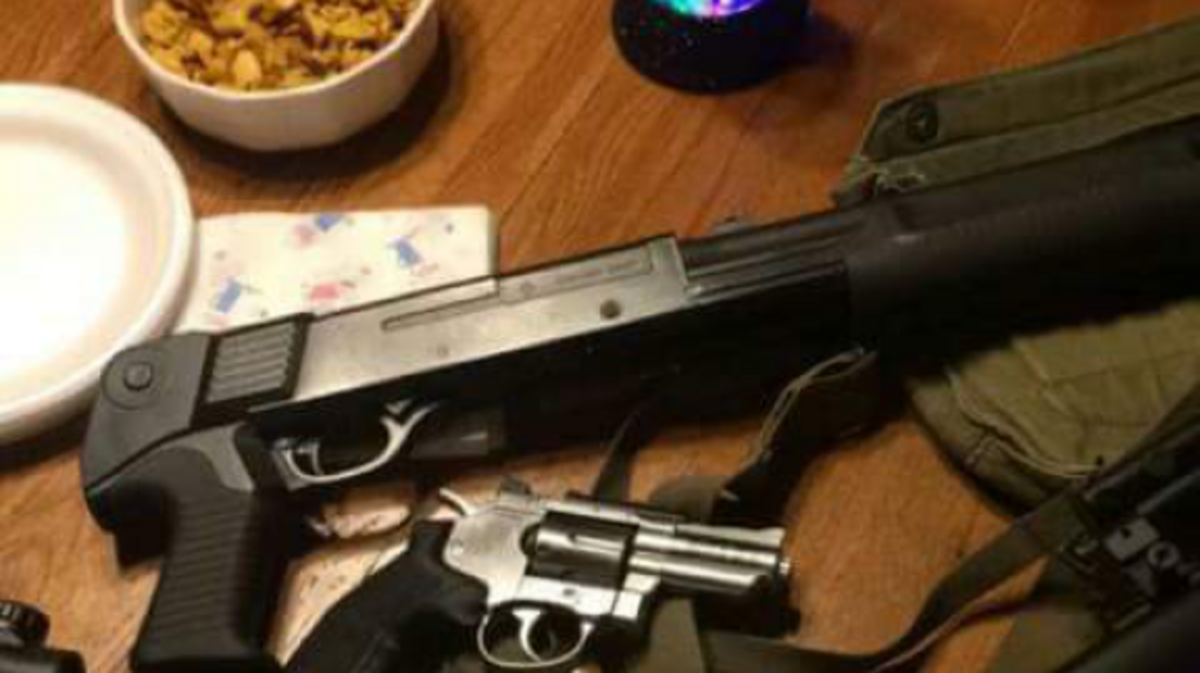 
Amber Beaver’s Facebook post showed four weapons.
