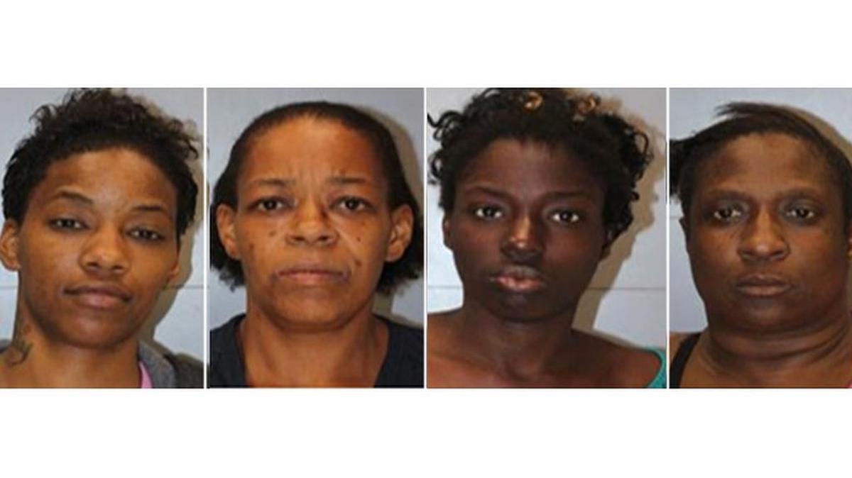 (From the left) Lashonda Henderson, Tayna Jones, Keyera Robinson, Tamara White