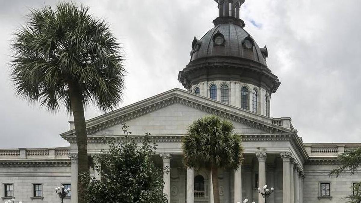 Columbia officials are to keep pushing to get approval for a plan to make the State House grounds into S.C.’s “Front Porch.”