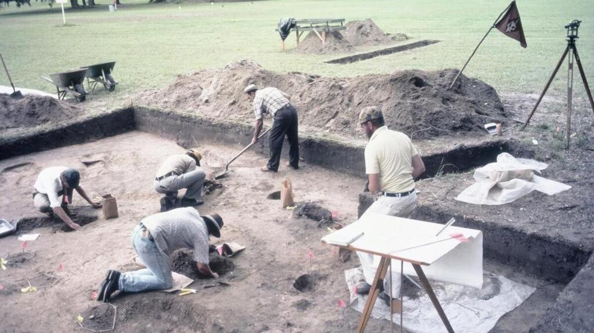 A team of archaeologists, including Stanley South and Chester DePratter, first excavated the site of Santa Elena at Marine Corps Recruit Depot Parris Island from 1979 to 1985.