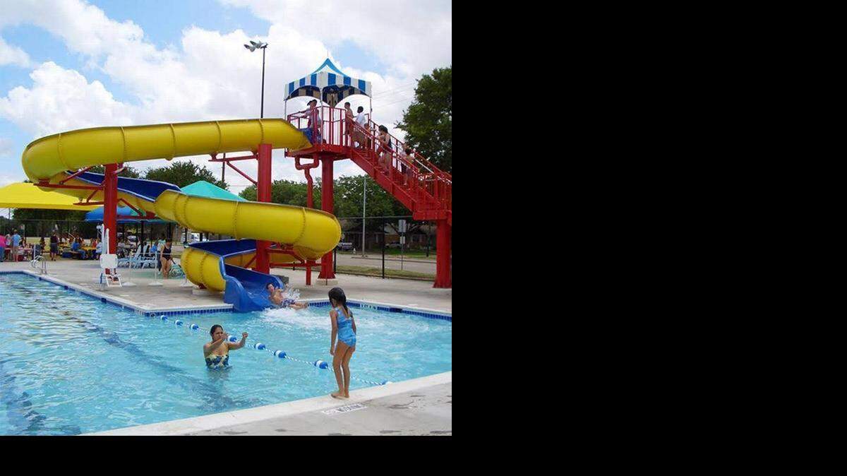 
A tubular waterslide like this one would be a feature at a new Greenview water park and pool. 
