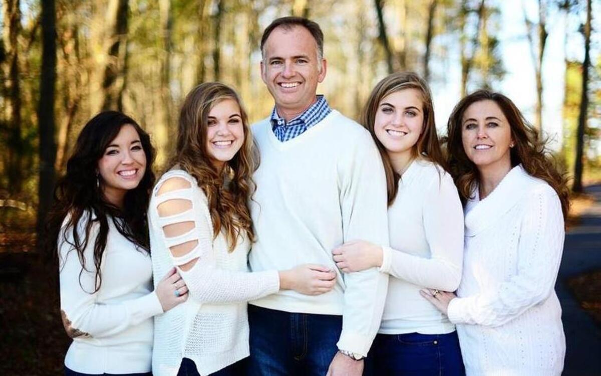 
Stephanie Anderson, right, with her husband, Scott, and three daughters. Stephanie died Saturday on Crowders Mountain. 
