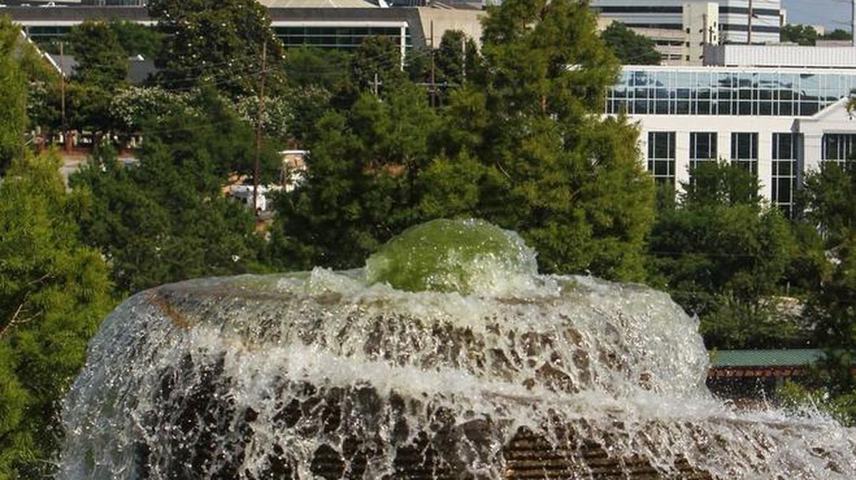 The fountain and waterfalls at Finlay Park