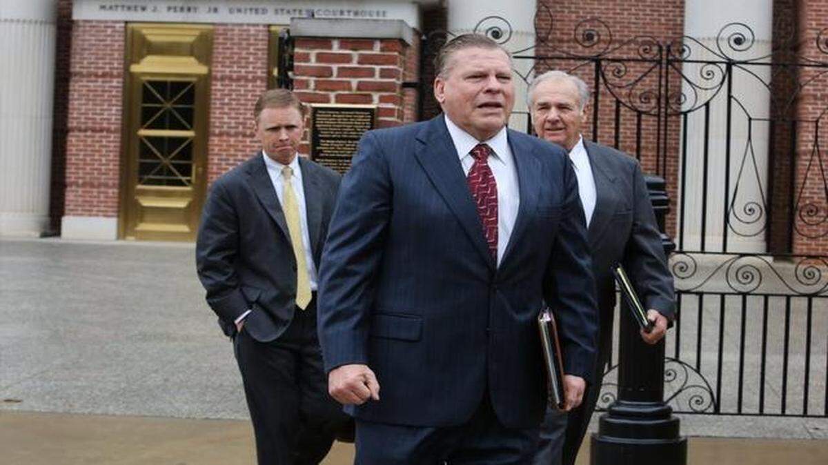 
Former Lexington County Sheriff James Metts leaves the Matthew J. Perry federal courthouse in Columbia after pleading guilty in December. 
