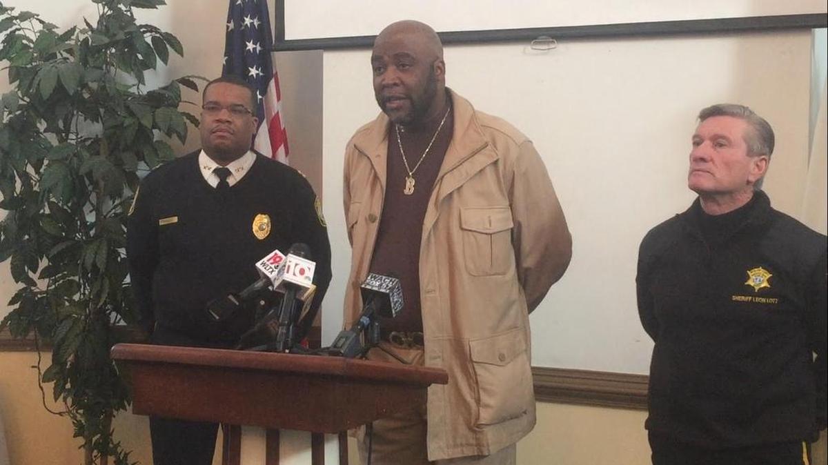 Officials from the Richland County Sheriff’s Department, Columbia police and Greater St. Luke Baptist Church on Monday announced “Operation Clean Slate,” which allows people with outstanding warrants in Richland County or the city of Columbia to turn themselves in and minimize their chances of going to jail. On hand were, from left to right, Deputy Chief Melron Kelly of the Columbia Police Department, Pastor Michael Baker of Greater St. Luke and Sheriff Leon Lott.