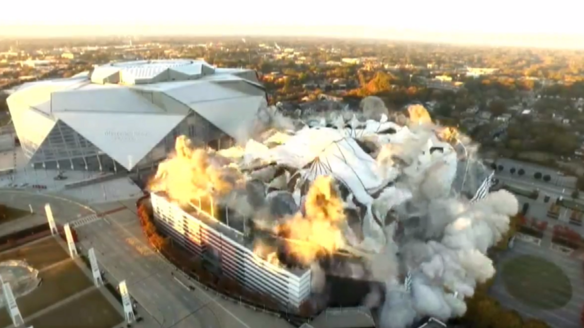 Screenshot of Georgia Dome implosion from Atlanta Falcons Live Stream