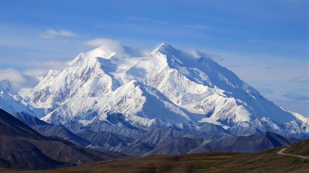 
FILE - This Aug. 19, 2011 file photo shows Mount McKinley in Denali National Park, Alaska. President Barack Obama on Sunday, Aug. 30, 2015 said he's changing the name of the tallest mountain in North America from Mount McKinley to Denali. (AP Photo/Becky Bohrer, File)

