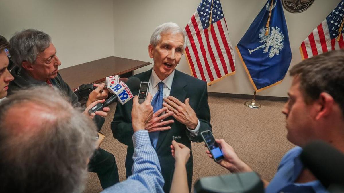 FILE: Former S.C. Attorney General Charlie Condon speaks to the media in March 2016.